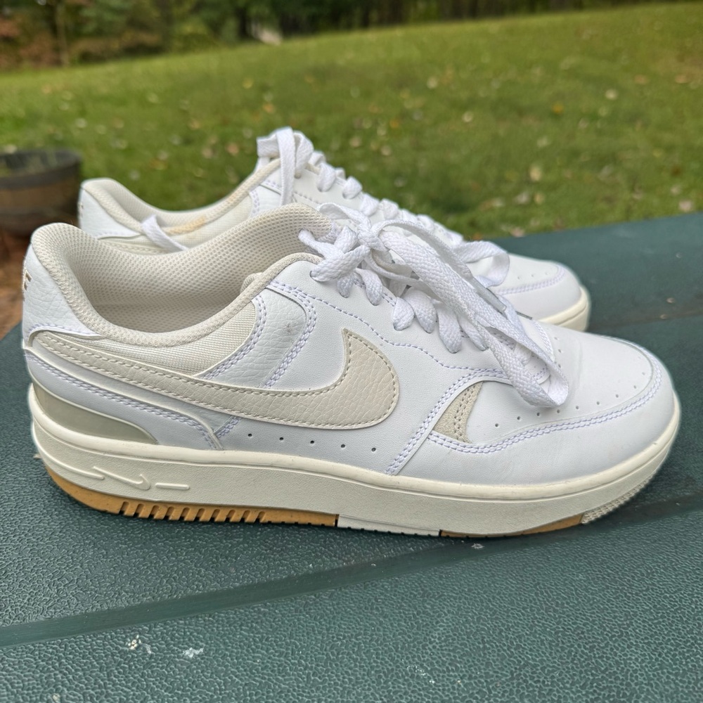 Nike Gamma Cream and White Athletic Shoes - Picture 1 of 5